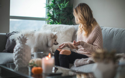 Stare a casa aumenta i sintomi depressivi